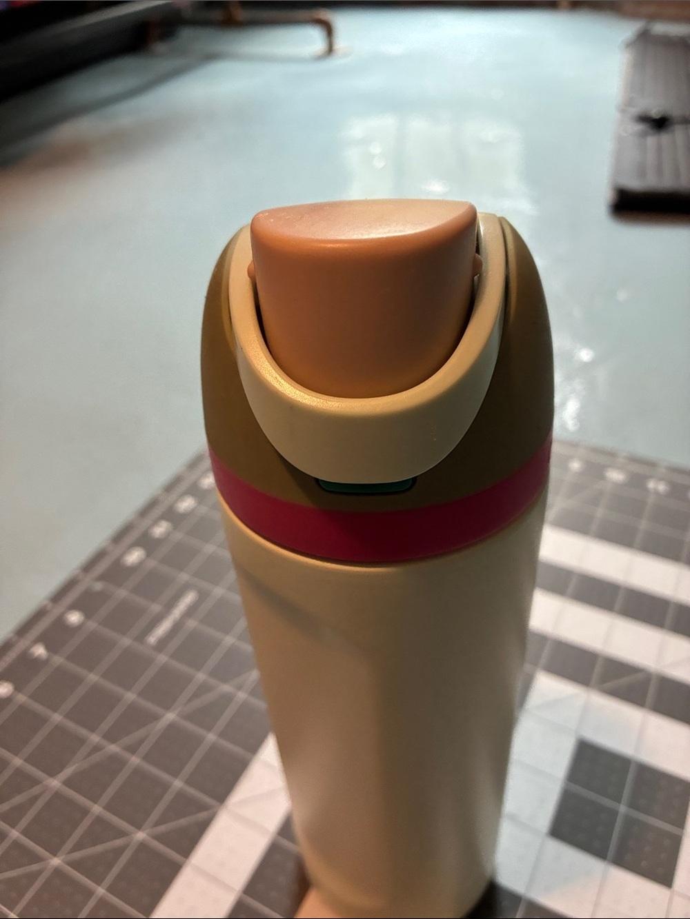 Owalo green & Pink Insulated Travel Bottle - Picture 4 of 13
